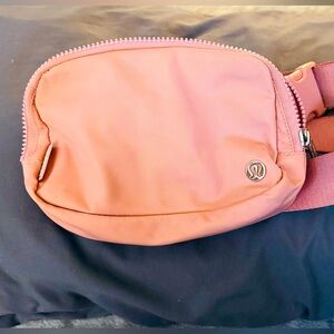 Lululemon Everywhere Belt Bag in Pink Haze
